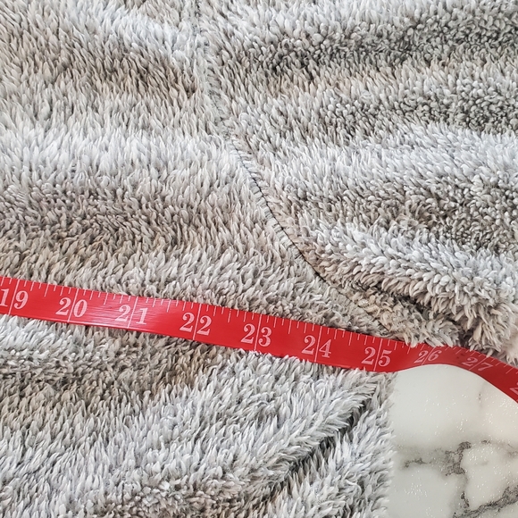 Oversized Fuzzy Fleece Pullover Sweatshirt - Picture 9 of 11